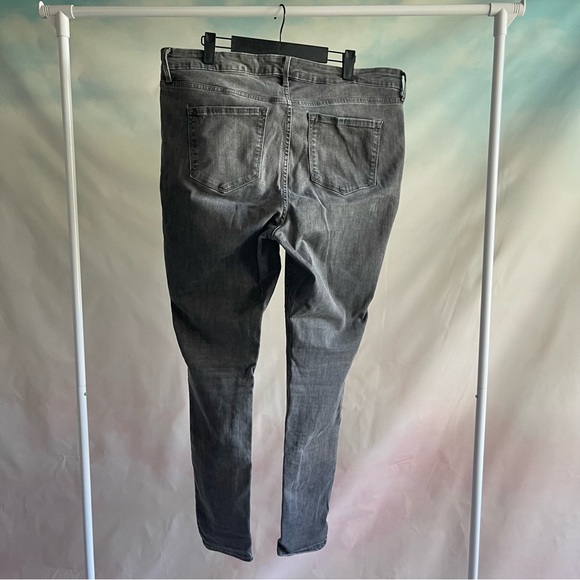Old Navy Mid-Rise Rockstar Skinny Jean Gray Wash - Picture 4 of 6